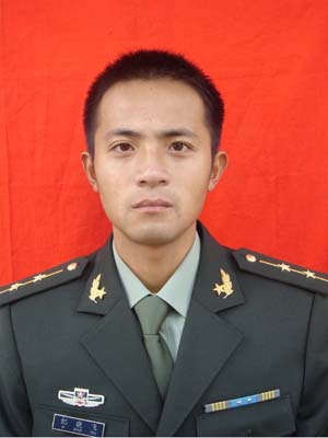 陆军中尉军官一个月工资多少?还有上尉?-中尉