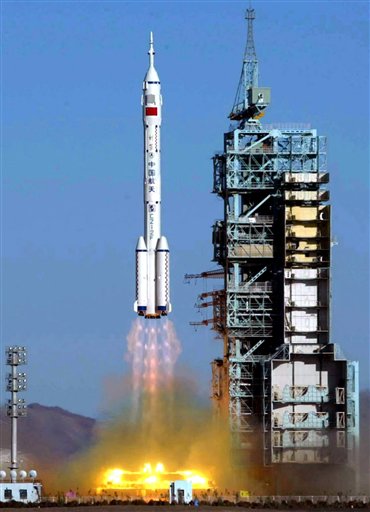 "神舟六号"将于10月份发射升空(资料图片)