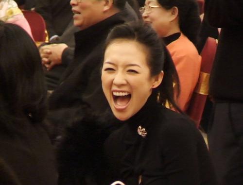 哥哥结婚章子怡出席到贺 场面温馨感人(组图)