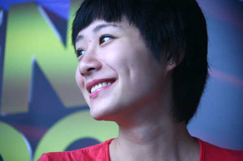 李皆乐放弃主持换种生活 笑谈郭敬明