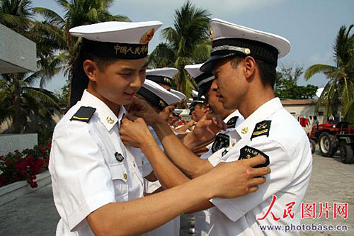 解放军全军各驻地官兵更换07式新军装(组图)-