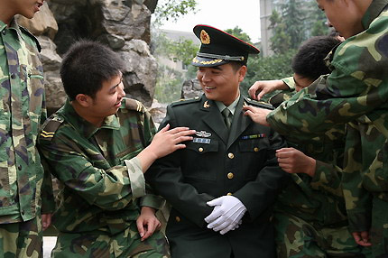 解放军全军各驻地官兵更换07式新军装(组图)-