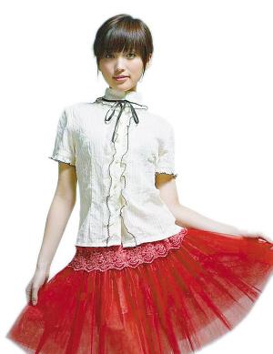 韩寒笑对绯闻:金莎是我的<em>女人</em> <em>我要</em>保护她-金莎