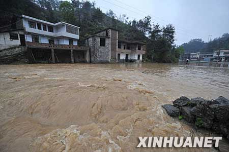 湖北恩施雷暴天气致20万人受灾(组图)-受灾,雷