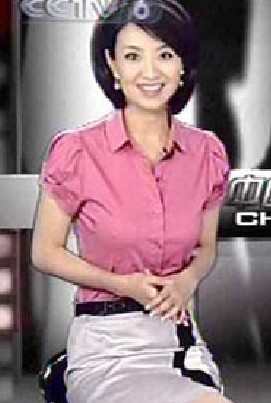 央视女主持人疑似\凸点\引起热议