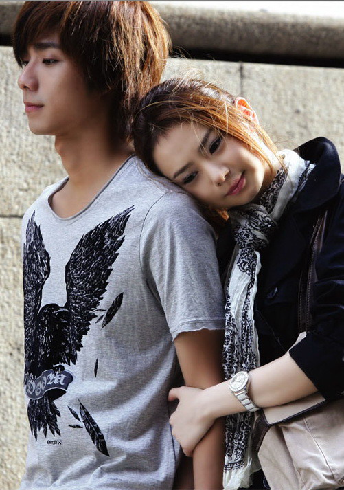 <em>男才女貌</em>组合成员戚薇遭遇车祸 恐告别演艺事