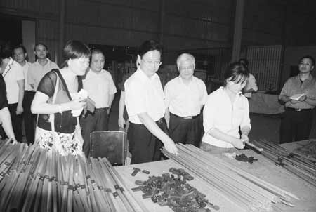 华科大武昌分校500人报名汶川支教(图)-汶川,支