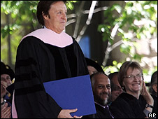 保罗-麦卡特尼被耶鲁大学授予荣誉音乐博士学