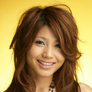 告别扁塌头发 3招成就蓬松<em>发型</em>-头发,<em>定型剂</em>,发