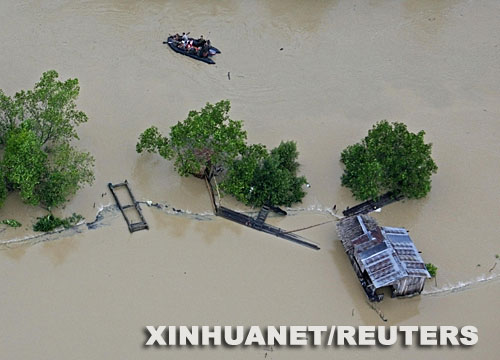 菲律宾遭台风袭击已造成80人死亡(组图)