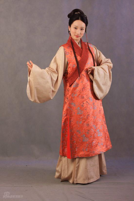 图文:《红楼梦》定妆照--李艳饰演袭人