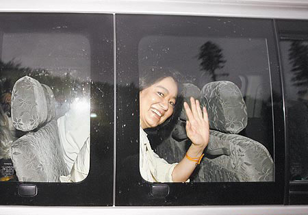 刘嘉玲梁朝伟深吻九次婆婆赞新娘101分(组图)