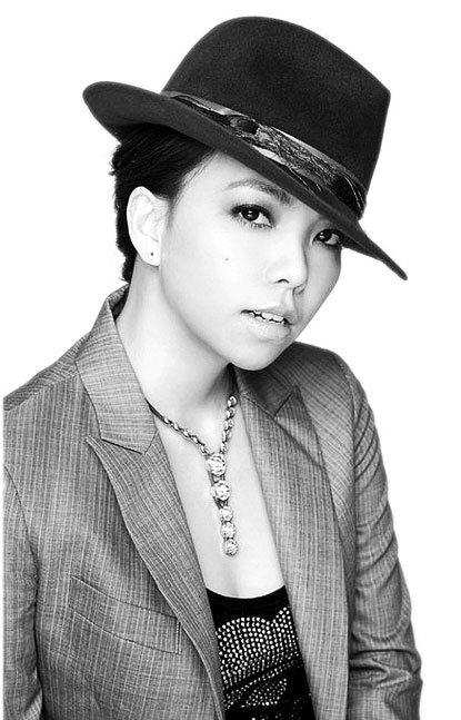 <em>张惠妹</em>奥运歌曲大热到赛场为刘翔加油(图)-<em>张惠</em>