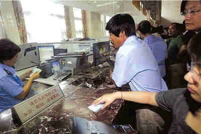 抢先体验北京新南站 火车票代售处暂不卖南站