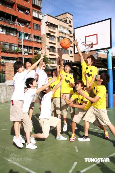 棒棒堂二军两组赛篮球小甜甜做评审(组图)-小甜