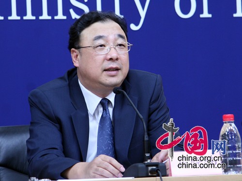 卫生部介绍三鹿奶粉事件患儿医疗救助情况