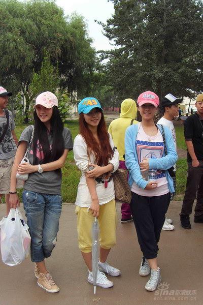 <em>伊妹儿</em>组合为新歌勤奋排舞 期待带给歌迷惊喜