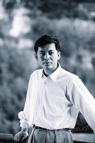 何政军《亮剑》之后终圆教师梦-亮剑,心远,创新