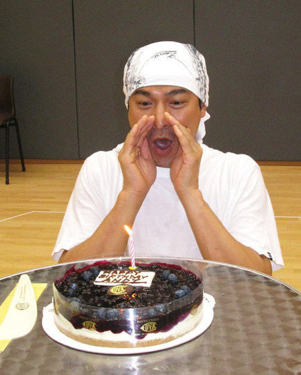 刘德华庆祝47岁生日 与<em>性感女郎</em>跳<em>热舞</em>(图)-刘
