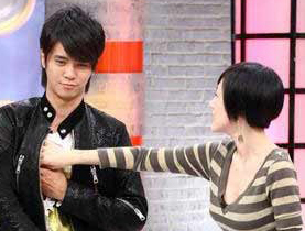 ELLA和小S谁是第一女色狼?(图)-女明星