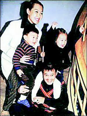 <em>赵本山</em>大<em>女儿</em>完婚 <em>陪嫁</em>金高达三百万(组图)-赵