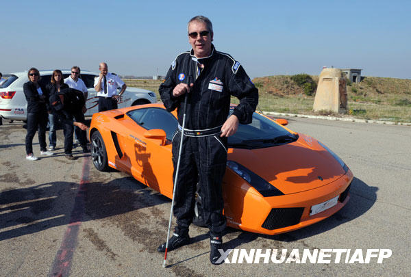 比利时盲人驾车 时速308.78公里创记录[组图]-