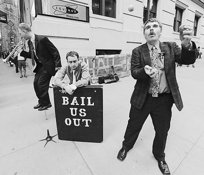 金融危机让世界改变生活-金融危机,世界人民,世