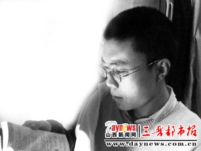 山西朔州:高中生课堂上持刀杀死老师(图)