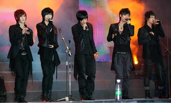 至上励合EP销量首战告捷 北京歌会签售将上档