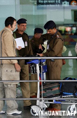 印度机场高度警戒 恐怖分子或劫机袭清真寺-孟