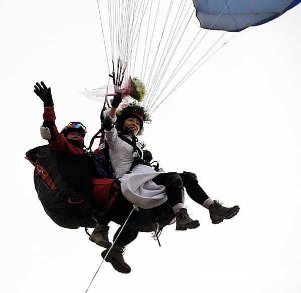 济南浪漫的空中婚礼-滑翔伞,训练基地,婚礼,兴