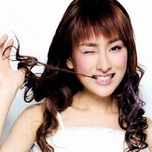 烫后秀发亮泽又柔软4招养护术(图)-烫发剂,秀发