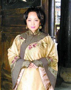 《牌坊下的女人》江苏开播 受气包邓萃雯发狠