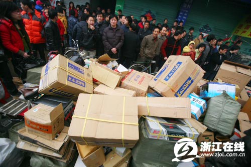 一个开门炮引来33辆消防车 杭州花都市场72店