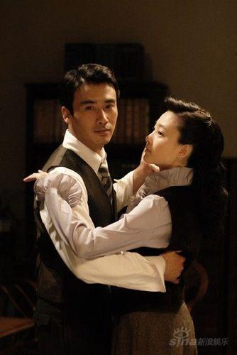 《血色迷雾》北京热播 王丽坤穿的洋气演的出