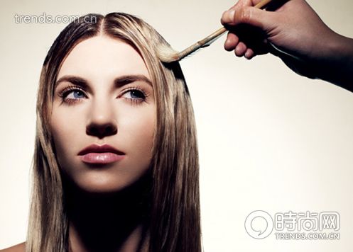 女郎必学招 降低<em>染发</em>伤害(组图)-<em>染发</em>剂,流动温