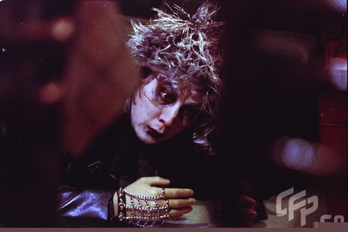 吴彦祖《新宿事件》毁容变重金摇滚双面人