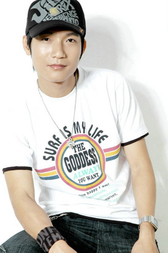 陈楚生被曝签约华谊 华谊声明为假新闻(图)-假