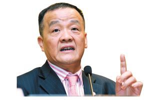 年薪风波绵延不绝 金融业高管频现 薪高盖主 -