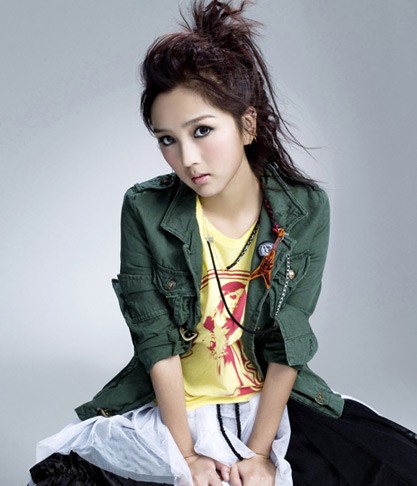 <em>超女</em>何洁百遍<em>发型</em>不离甜美(组图)-何洁,<em>发型</em>,超