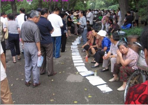 亲历相亲会:80后从叛逆先锋到地摊待售