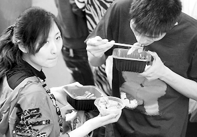 天津百年小吃街重新开街-小吃街,夜市,小豆粥,