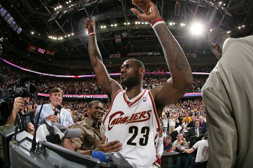 詹姆斯惊魂3分绝杀魔术-勒布朗大君主-shga-校