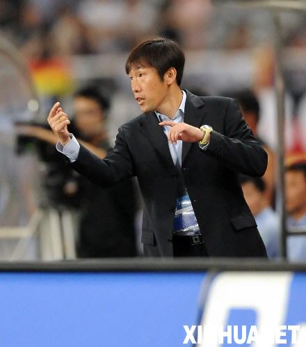 快讯:足球友谊赛 中德握手言和-中德足球,主场