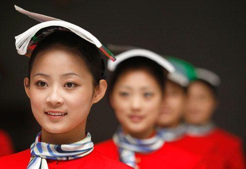看看<em>空姐是怎样练成的</em>(组图)-空姐,组图,礼仪规