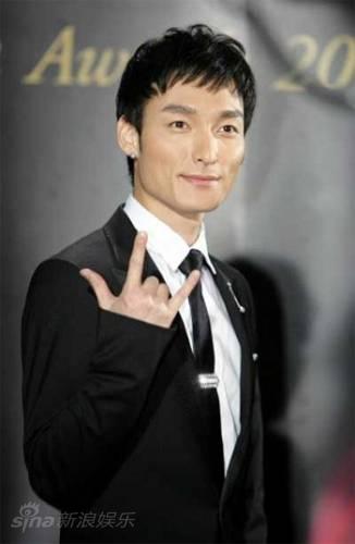 解析神秘男草剪刚的过去(图)-草剪,smap,春日