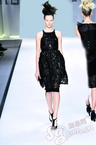 t台时装+蕾丝性感度翻倍(组图)-蕾丝,性感,loli,le