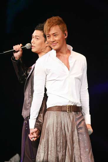 紧扣合唱(图)-林峰,谢天华,合唱,十指紧扣,<em>女校</em>男