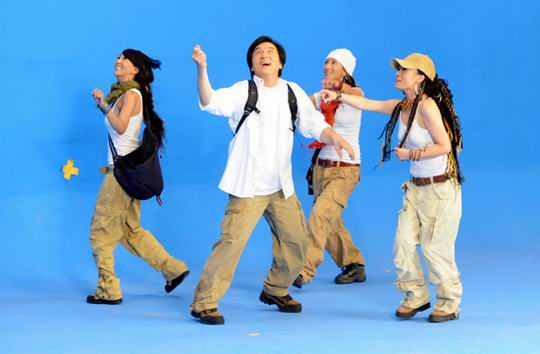 成龙助阵阿佳组合mv 要将其推向国际舞台(图)