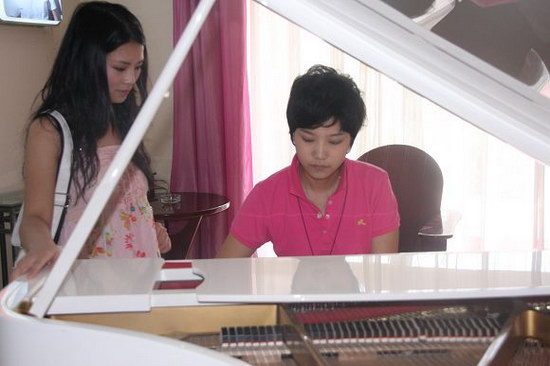 <em>快女</em>入装女声<em>宿舍</em> 全力以赴备战十强大战-入住